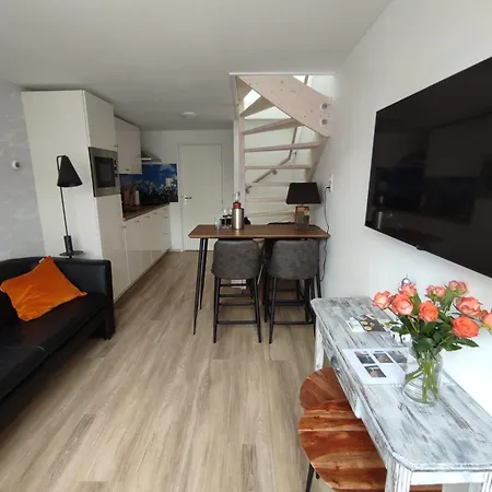 Hello - Familiehuis Quarles Uffordstraat 77 *